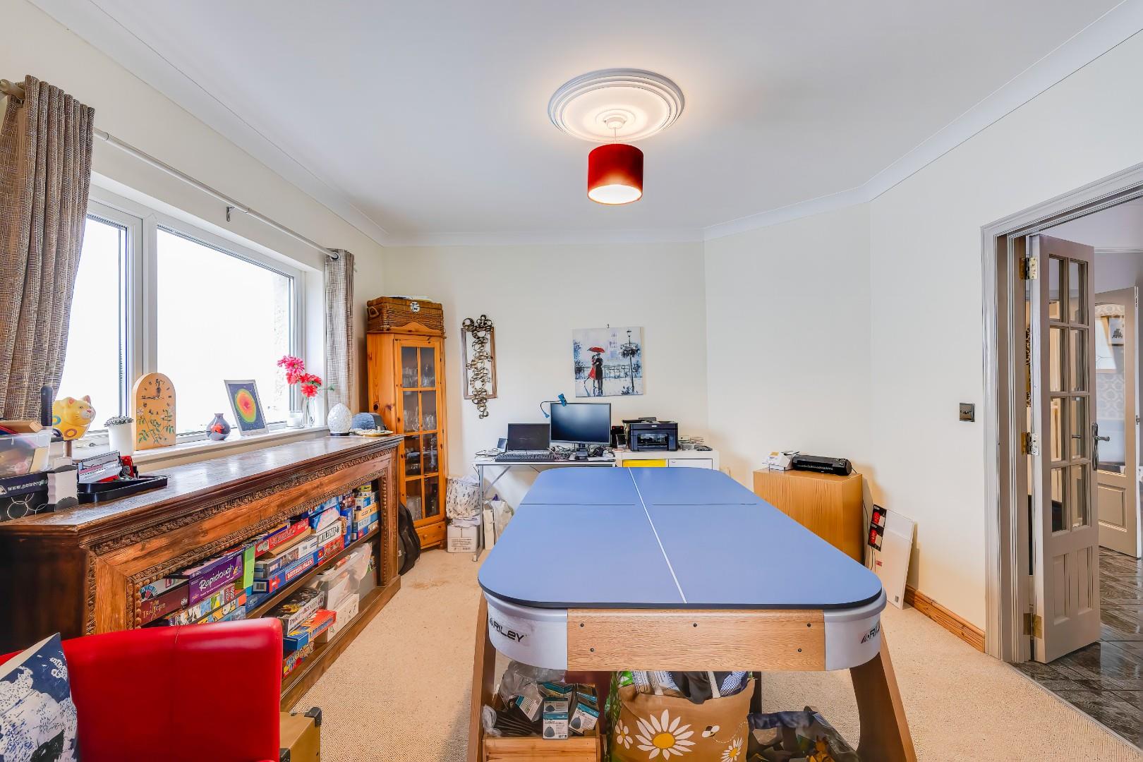 76 South Road, Sully, CF64 5SL